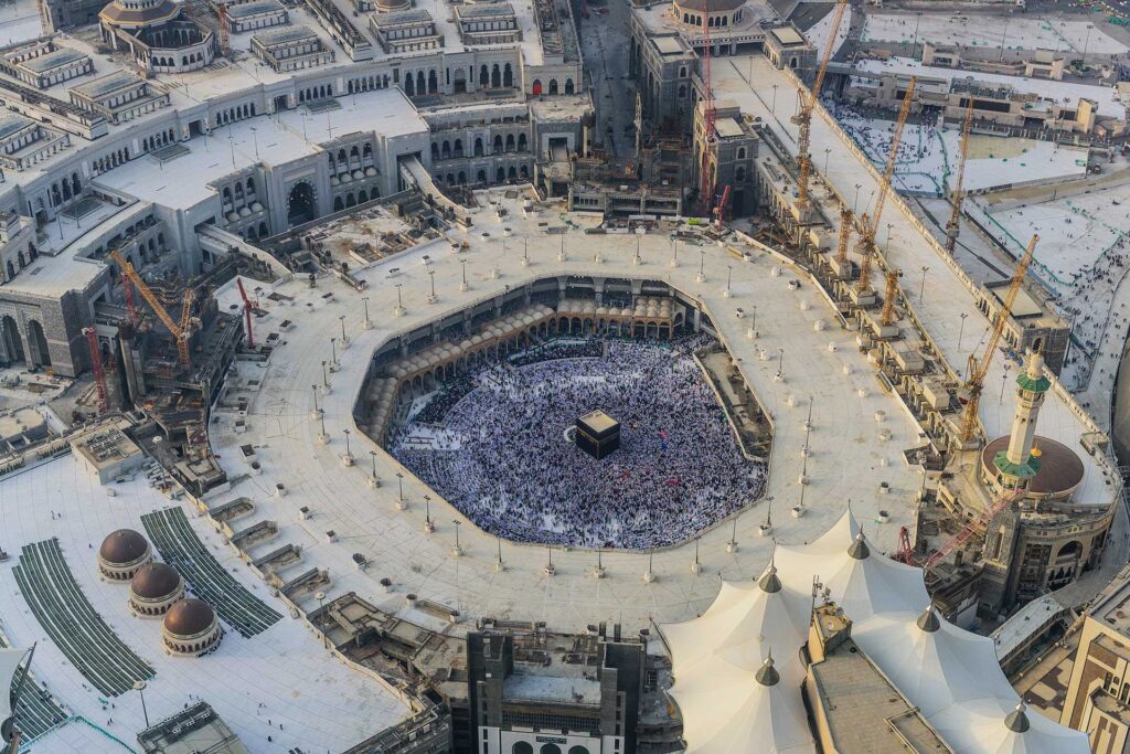 Sudah Siap Menjadi Tamu Allah? Ini Panduan Lengkap Umrah & Haji Pertamamu